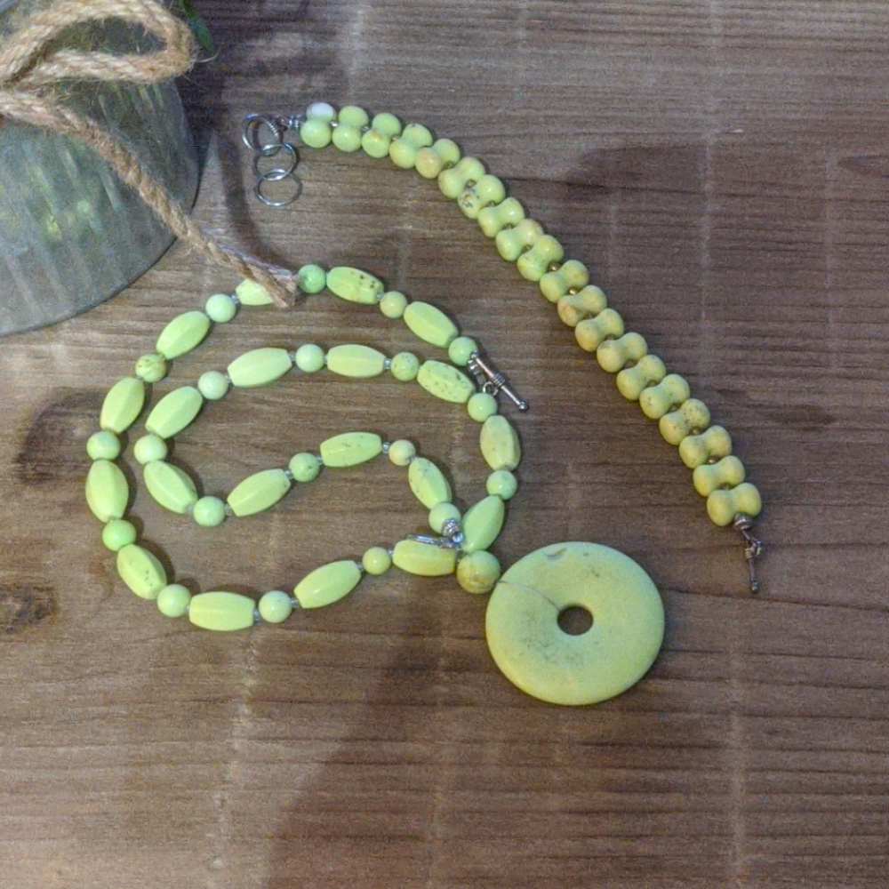 Lime green necklace with bracelet